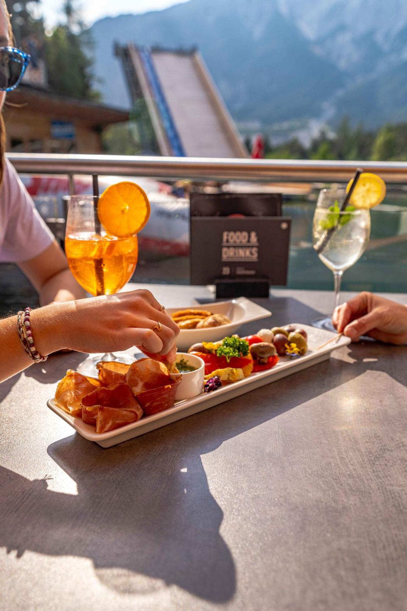Area 47 - Tirol Hotel Otztal-Bahnhof Luaran gambar
