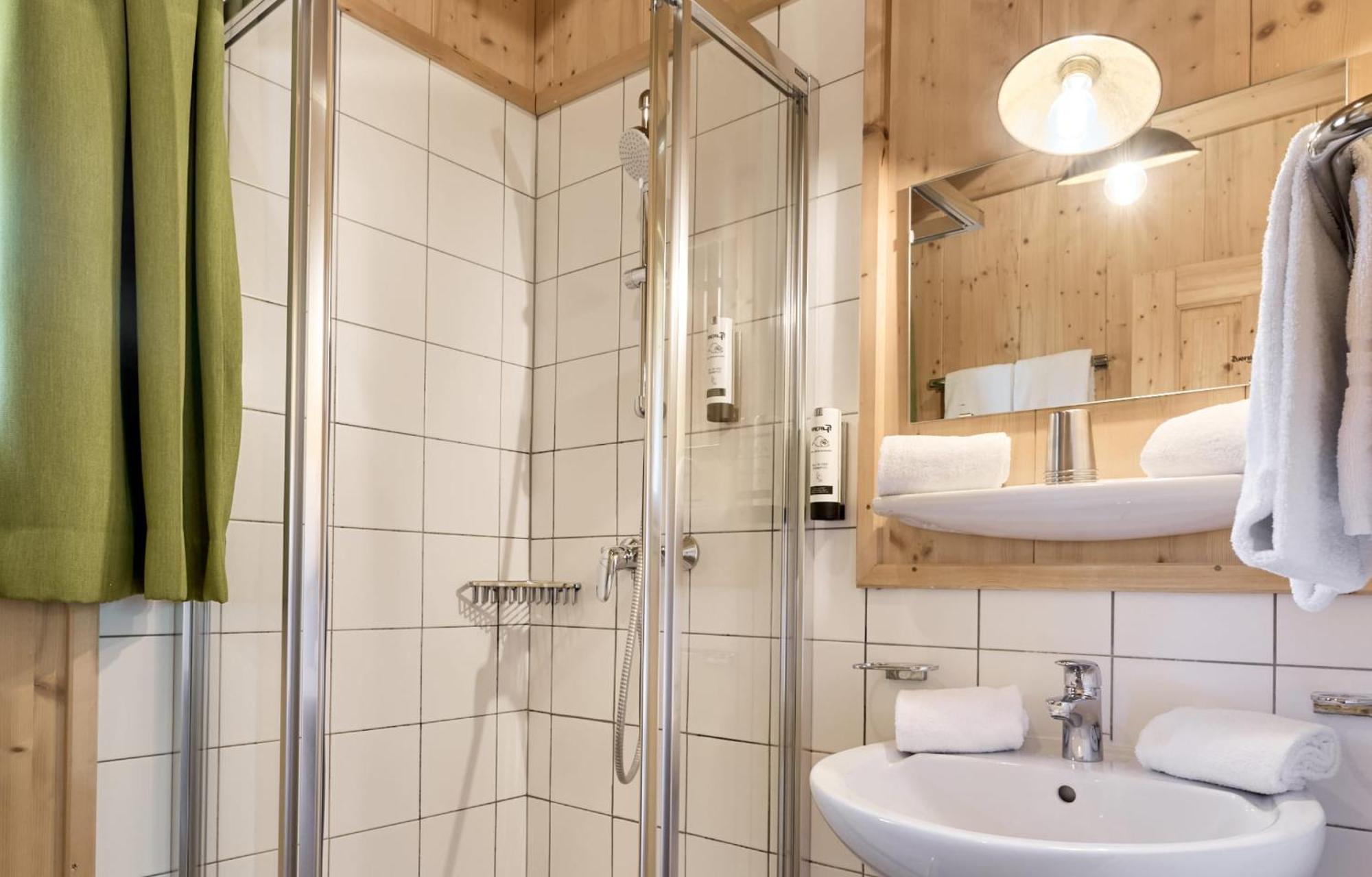 Area 47 - Tirol Hotel Otztal-Bahnhof Luaran gambar